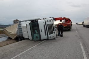 Aynı yerde ikinci TIR kazası