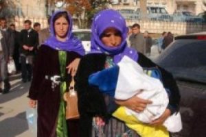 Doğumhanede hamile kadına dayak