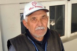 Seyyar bayinin milli piyango biletlerini &ccedil;aldılar