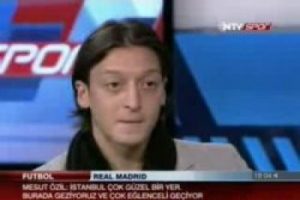 &Ouml;zil: T&uuml;rkiye ile Almanya'yı finalde g&ouml;rmek isterim