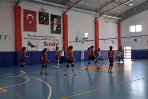 Sınav'ın sultanları yine set vermedi