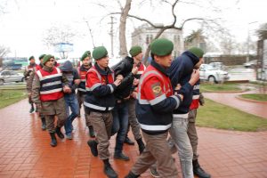 Baz istasyonlarının ak&uuml;lerini &ccedil;aldılar