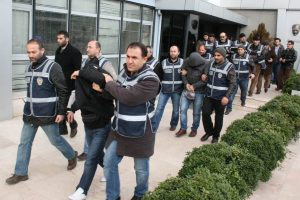Şafak operasyonunda 5 tutuklama