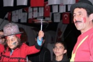 Yeni yıla &ccedil;adırda giriyorlar
