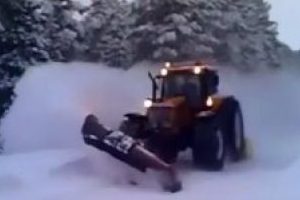 Son sürat kar traktörü