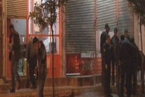 Polis, kavgada kopan parmağı aradı