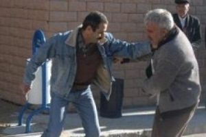 Herkesin g&ouml;z&uuml; &ouml;n&uuml;nde defalarca bı&ccedil;akladı