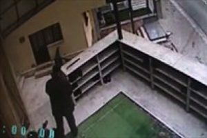 Caminin kamerası o anları kaydetti