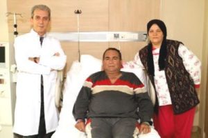 39 yıllık eşini b&ouml;breğiyle hayata bağladı
