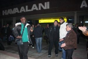 Bursaspor'u taraftarlar alkışlarla karşıladı