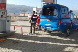 Bedava benzin vermeyen pompacıyı komaya soktular