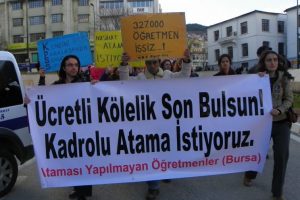 Hamallık yapan &ouml;ğretmenler artık tebeşir tutmak istiyor - &Ouml;ZEL HABER