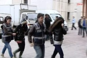 &Uuml;nl&uuml; isimler uyuşturucudan g&ouml;zaltında