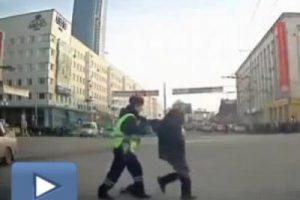 Yayaların yaşadığı komik olaylar
