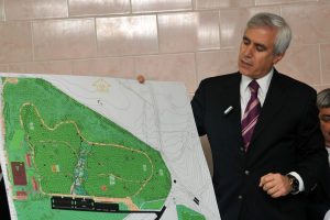 Bozbey, Balat ve Ahmet Yesevi'yi ziyaret etti