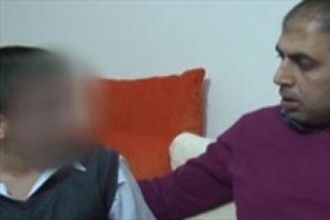 Aşk mektubu yazan &ouml;ğrenciyi d&ouml;vd&uuml;