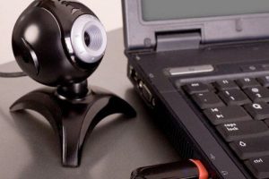 Bir yaşındaki bebeğini suda boğdu, sevgilisi webcam'den izledi