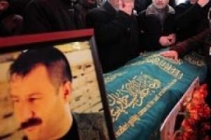 Azer B&uuml;lb&uuml;l'&uuml;n cenazesinde izdiham yaşandı
