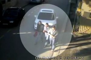 &Ouml;fkeli s&uuml;r&uuml;c&uuml; bakın ne yaptı