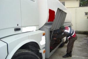 Ka&ccedil;ak akaryakıta 2,2 milyonluk darbe