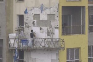 Lodosun vurduğu konutlarda onarım başladı