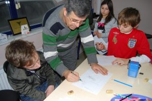 Nil&uuml;fer'de gen&ccedil; karikat&uuml;ristler yetişiyor