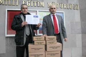 Tatilin m&uuml;jdecisi karneler okullara ulaştı