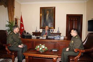 Vali Harput'tan stajyer astsubaylara nasihat