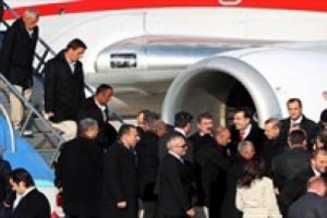 Erdoğan ve Saakaşvili rehineleri karşıladı