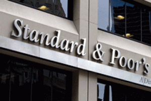 S&P, Avrupa'da bazı &uuml;lkelerin notunu kırabilir