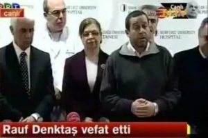Serdar Denktaş'ın babasını anlatırken duygulandığı an