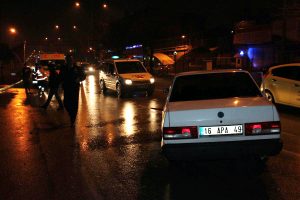 Otomobil ref&uuml;jdeki havalandırmaya &ccedil;arptı