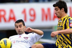 Turgut Doğan Şahin'den Bursaspor'a 3 yıllık imza