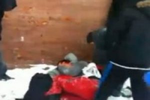 D&uuml;nya bu dayak skandalını konuşuyor