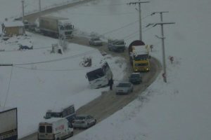 Sanayi ve toplu konut var, yol yok