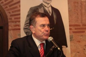 Balkan g&ouml;&ccedil;menleri asimilasyonu kınayan bildiriyi yeterli bulmadı