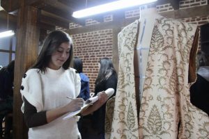 Muhteşem Osmanlı elbiselerine gen&ccedil; modacılar hayat veriyor