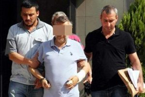 Barışmak i&ccedil;in gittiği eşini &ouml;ld&uuml;ren sanığa 17 yıl hapis