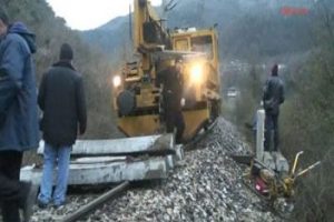 Anadolu Ekspresi'nin vagonu raydan &ccedil;ıktı