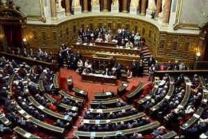 Fransa Senatosu'nda ink&acirc;r g&uuml;n&uuml;