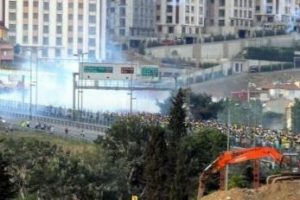 Ma&ccedil;a sis bombası ile girmek isteyen taraftara soruşturma