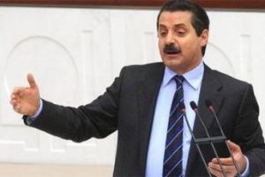 &Ccedil;elik: Hepimizin Ermeni olmasına gerek yok