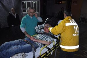 Bursa'da otomobil &ouml;nce kamyona, sonra direğe &ccedil;arptı
