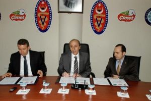 Geleceğin veterinerleri fabrikada araştırma yapacak