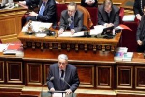 Senatoda yasaya itiraz i&ccedil;in girişim başlatıldı!