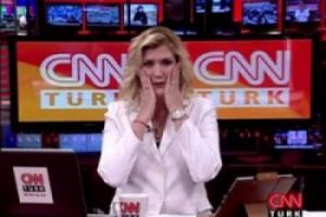 CNN T&uuml;rk spikerini utandıran gaf