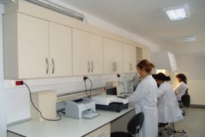 Hayvan hastalıklarını laboratuarda teşhis edecekler