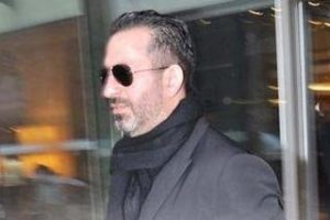 Cem Yılmaz ka&ccedil;ışta!