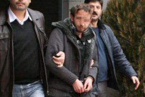 Acemi hırsız paniğe kapılınca yakalandı