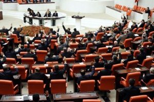 &Ccedil;ek kanunu kabul edildi